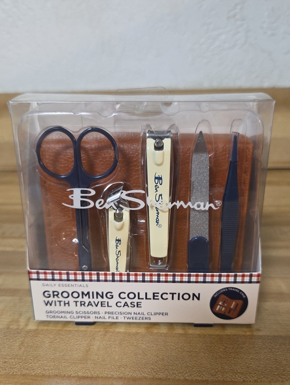 NWT "Ben Sherman" Grooming Collection With Travel Case